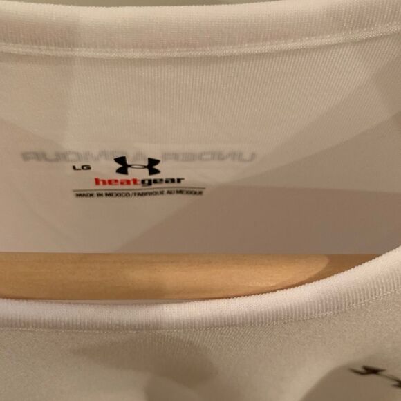 Under Armour tee - Picture 2 of 3